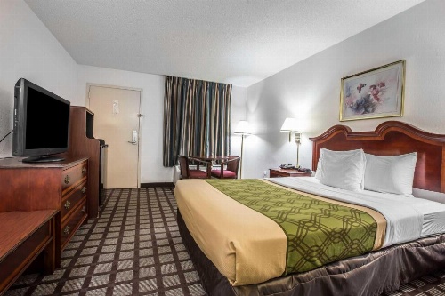 Econo Lodge South Garner image 1