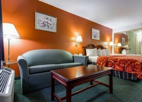 Econo Lodge South Garner image 15