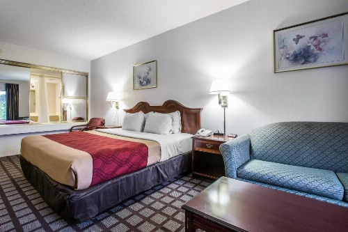 Econo Lodge South Garner image 17