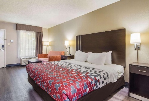 Econo Lodge South Garner image 20