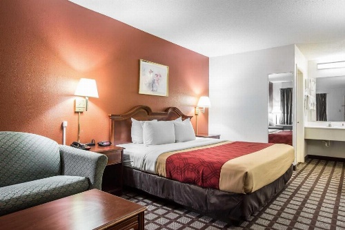 Econo Lodge South Garner image 3