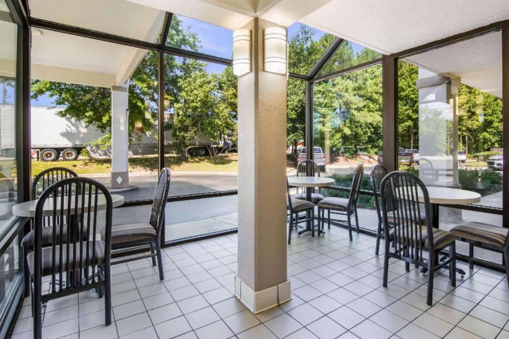 Econo Lodge South Garner Image 38