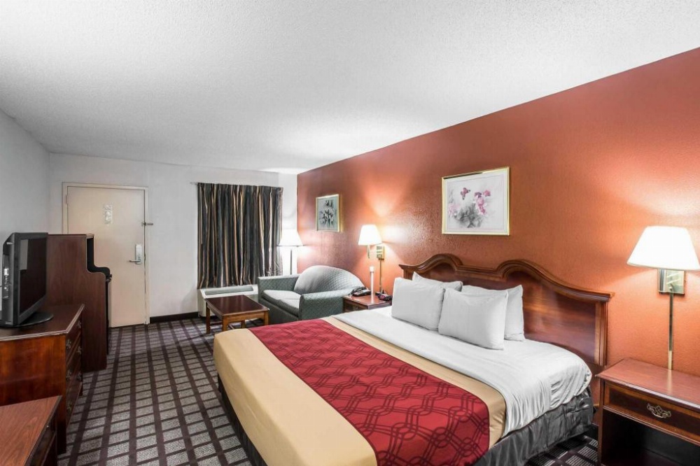 Econo Lodge South Garner