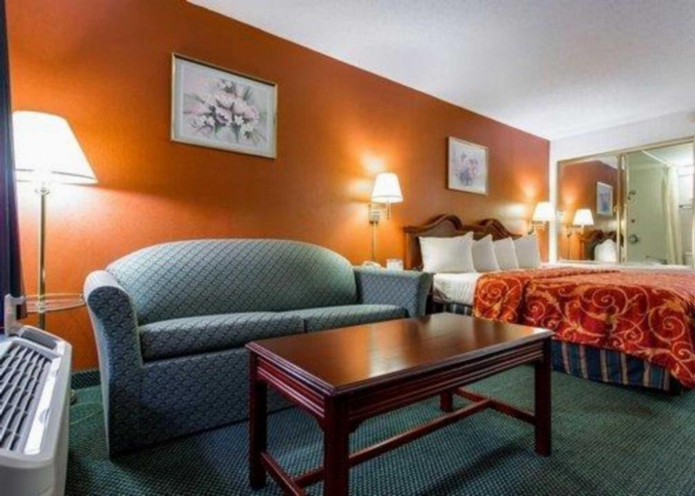 Econo Lodge South Garner Image 45
